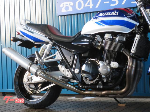 スズキ ＧＳＸ１４００ ８１１１８ ビキニカウル レーシングマフラー 