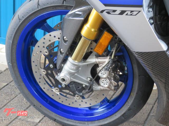 ヤマハ ＹＺＦ－Ｒ１Ｍ Ａ００４０ アクラポビッチマフラー オーリンズ倒立フロントフォーク オーリンズリアサス シングルシート｜シイナモータース市川店  絶版館｜新車・中古バイクなら【グーバイク】