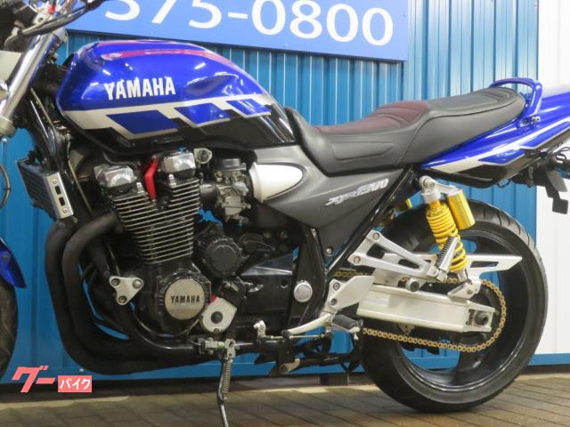 □YAMAHA XJR1300 赤ストロボかっこいいです!数少ない色です □YAMAHA XJR1300 赤ストロボかっこいいです!数少ない色です
