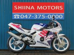 ホンダ　ＣＢＲ２５０ＲＲ　Ａ０１０８　ファイヤーブレードカラー　ＭＣ２２　ホワイトホイール