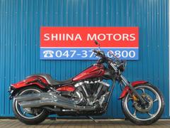 ヤマハ　ＸＶ１９００ＣＵレイダー　Ａ１３２１　カナダ仕様　２０１１年モデル　メーターバイザー　ダルイエロイッシュレッドカクテル