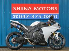 ヤマハ　ＹＺＦ−Ｒ１　Ａ１４８２　ストライカーマフラー　ＲＮ２４Ｊ　フェンダーレス　ホワイトカラー