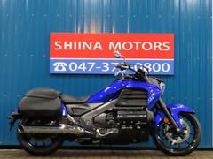ホンダ　ゴールドウイング　ＧＬ１８００Ｆ６Ｃ　Ａ１５１２　水平対向６気筒エンジン　パニアケース　１０本スポークアルミダイキャストホイール