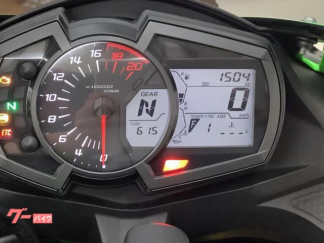 カワサキ Ninja ZX-25R SE ヨシムラ製サイレンサー カワサキ Ninja ZX-25R SE ヨシムラ製サイレンサー