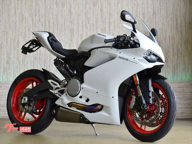 DUCATI DUCATI 959 PANIGALE | 2017 | WHITE | 6,940 km | details ...