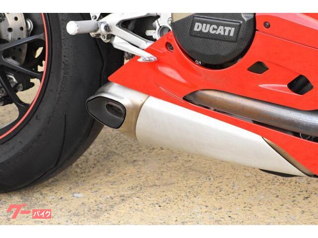 ドゥカティ 1199パニガーレ 本国マフラー DUCATI1199パニガーレ用 迫力あるサイド出しマフラー！｜AxxL