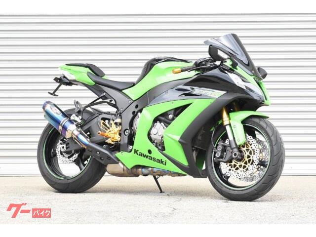 Ｎｉｎｊａ　ＺＸ−１０Ｒ　ビートマフラー　ベビーフェイスステップ