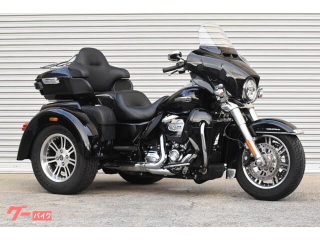 ＦＬＨＴＣＵＴＧ　トライグライドウルトラ　１１４　コブラマフラー　リアキャリア