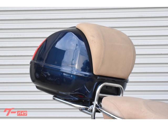 VESPA VESPA GTS250IE 純正リアボックス スクリーン