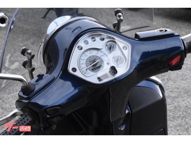 VESPA VESPA GTS250IE 純正リアボックス スクリーン