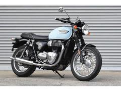ＴＲＩＵＭＰＨ　ＴＲＩＵＭＰＨボンネビルＴ１００　ウーラクームブルーカスタム