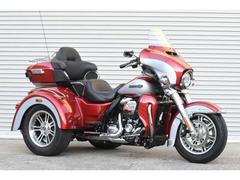 ＨＡＲＬＥＹ−ＤＡＶＩＤＳＯＮ　ＦＬＨＴＣＵＴＧ　トライグライドウルトラ　１１４　社外ナビ　リアキャリア　グリップ