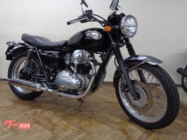 Ｗ４００　　キャブ車　ＳＯＨＣ４バルブバーチカルツインエンジン　リターン式５段　フロントディスクブレーキ　ベベルギヤ駆動　エボニー