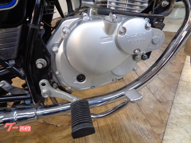 NO.5579　ＧＮ１２５Ｈ　空冷４サイクル単気筒エンジン　ギヤポジションインジケーター　リヤボックス付き　ブラック　☆彡 スズキ GN125H リアボックス キャブ車 空冷SOHC124cc単
