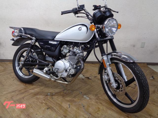 ＹＢ１２５ＳＰ　マフラーカスタム　リアキャリア　キャブ車　空冷４スト単気筒エンジン　ロングローシート　フロントディスクブレーキ