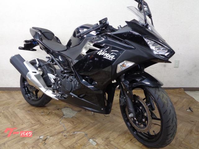 Ｎｉｎｊａ　４００　ＡＢＳ　ＬＥＤヘッドライト　アシスト＆スリッパークラッチ　ギアポジション表示　トレリスフレーム