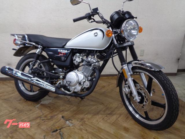 ＹＢ１２５ＳＰ　リアキャリア　キャブ車　空冷４スト単気筒エンジン　ロングローシート　フロントディスクブレーキ　キャストホイール