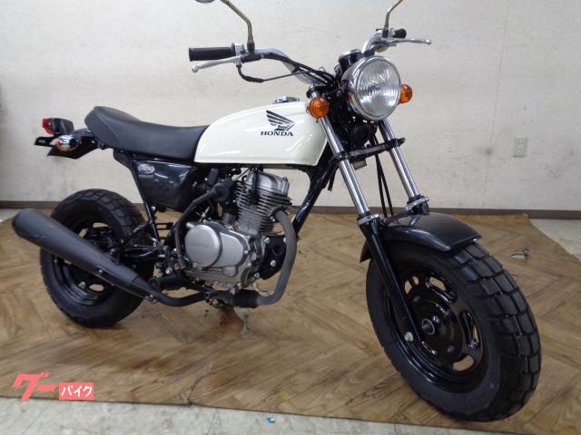 Ａｐｅ　インジェクションモデル　最終型　５速マニュアルミッション　ノーマル車　キャタライザー　キックスターター　クラシカルホワイト