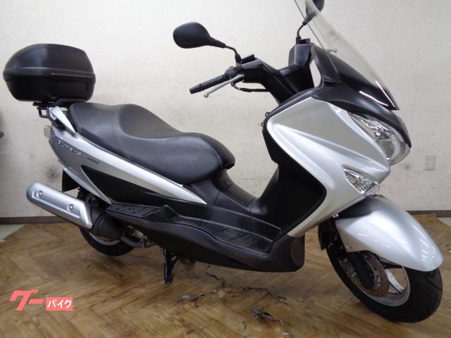 バーグマン２００　ＥＴＣ　リアボックス　インジェクション　水冷単気筒エンジン　４１リットルシート下スペース　１２Ｖ電源ソケット