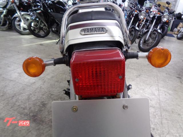 ヤマハ SR400 インジェクションモデル ノーマル車 RH03J 赤 ヤマハ SR400 インジェクションモデル ノーマル車 RH03J 赤