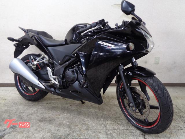 ＣＢＲ２５０Ｒ　ＭＣ４１　オールブラック　インジェクションモデル　単気筒水冷ＤＯＨＣエンジン　リターン式・６段変速　ノーマル車