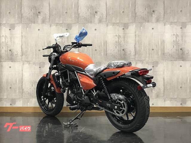 カワサキ　エリミネーター400 パールラヴァオレンジ　フェンダー（リア） カワサキ エリミネーター400 パールラヴァオレンジ フェンダー