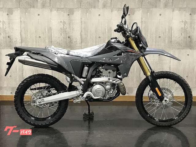 スズキ DR－Z4S 2025年モデル ソリッドアイアングレー