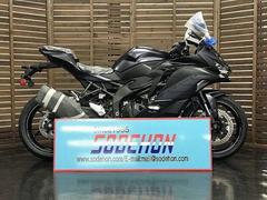 カワサキ　Ｎｉｎｊａ　ＺＸ−２５Ｒ　２０２５年モデル　メタリックマットミステリアスグレー・メタリックフラットスパークブラック