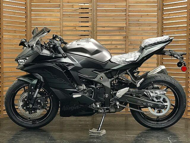 カワサキ Ninja ZX－4R SE 2025年モデル