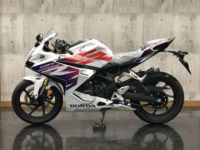 ホンダ CBR250RR 2025年モデル パールグレアホワイト