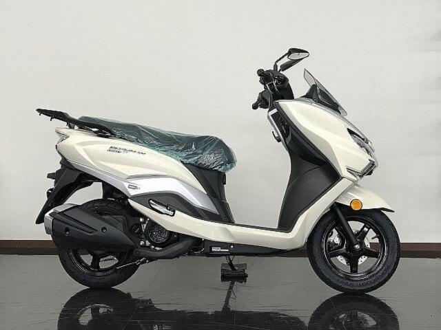 埼玉発F27】SUZUKI スズキ バーグマン 輸出仕様 (自賠責保険2026/７月まで付いています） 2026年新型バーグマン400、 EURO5+対応で価格改定！主な変更点まとめ