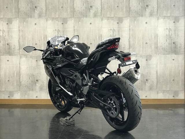 カワサキ Ninja ZX－4R SE 2026年モデル メタリック