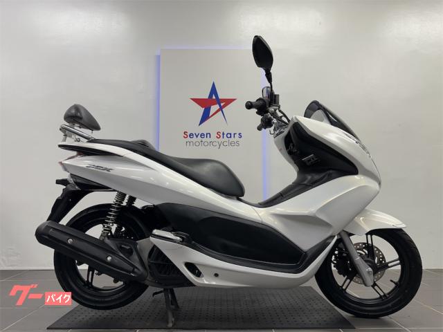 ＰＣＸ　ＪＦ２８　フロントディスクブレーキ　バックレスト付きタンデムグリップ　アイドリングストップ　ガソリン残量メーター付き