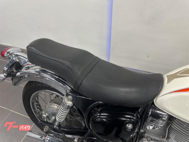 【入手困難】カワサキ純正　エストレヤ用ビキニカウル　純正ステー（黒メッキ）付き 入手困難】カワサキ純正 エストレヤ用ビキニカウル 純正ステー