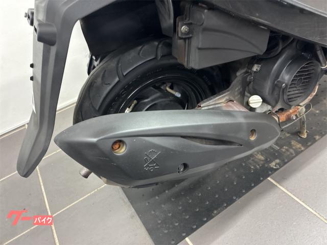 優れたエンジン。SYM GT125。バッテリーは完全に充電されています。エンジン オイルは新品です。デジタル スピードメーター。非常に高速なバイクです。フロント ディスク ブレーキ付き。サイド スタンド付き。 ◆安い価格で安心して乗れる良いバイクを提供しています。 SYM GT125 FI フロントディスクブレーキ ガソリン残量