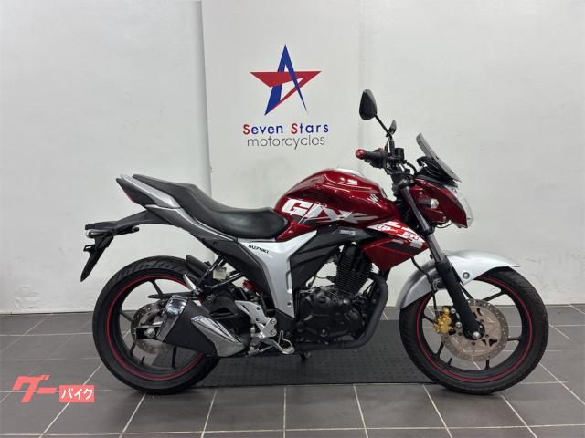 ＧＩＸＸＥＲ　１５０　ジクサー１５０　前後ディスクブレーキ　ガソリン残量メーター　ビキニカウル　シフトポジション表示