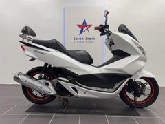 ホンダ　ＰＣＸ　ＪＦ５６モデル　ＬＥＤヘッドライト　カスタムシート　バックレスト　ＥＳＰエンジン　ハザード付き　フロントディスクブレーキ