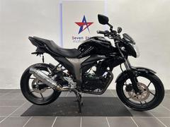 スズキ　ＧＩＸＸＥＲ　１５０　ジクサー１５０　ＥＴＣ付き　カスタムマフラー　前後ディスクブレーキ　ガソリン残量メーター付き　デジタルメータ