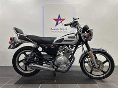 ヤマハ　ＹＢ１２５ＳＰ　カスタムマフラー　ガソリン残量メーター付き　シフトポジション表示　ＵＳＢ電源装備　フロントディスクブレーキ