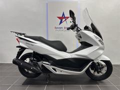 ホンダ　ＰＣＸ　ＪＦ５６モデル　ＬＥＤヘッドライト　ロングスクリーン　グリップヒーター付き　リアキャリア　シガーソケット標準装備