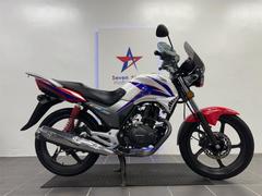 ホンダ　ＣＢＦ１２５　ＬＥＤヘッドライト　フロントディスクブレーキ　ガソリン残量メーター付き　シフトポジション表示　トリコロール