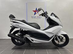 ホンダ　ＰＣＸ　ＪＦ２８モデル　ＬＥＤヘッドライト　盗難防止警報アラーム装備　アクティブメーター　バックレスト付き