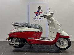ＰＥＵＧＥＯＴ　ジャンゴ１２５　エバージョン　前後ディスクブレーキ　ＡＢＳ装備　ガソリン残量メーター付き　シガーソケット標準装備　ハザード付き