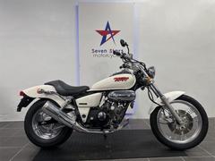 ホンダ　ＭＡＧＮＡ　ＦＩＦＴＹ　マグナ５０　フロントディスクブレーキ　４速　マニュアル車　４スト　国産アメリカン