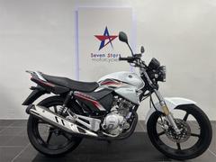 ヤマハ　ＹＢＲ１２５　ＬＥＤヘッドライト　ドラレコ付き　フロントディスクブレーキ　ガソリン残量メーター付き　シフトポジション表示