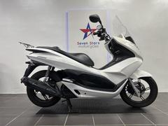 ホンダ　ＰＣＸ　ＪＦ２８モデル　ＧＩＶＩ製ロングスクリーン　フロントディスクブレーキ　ガソリン残量メーター付き　リアキャリア付き