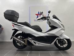 ホンダ　ＰＣＸ　ＪＦ５６　ＬＥＤヘッドライト　モリワキ製カスタムマフラー　ハリケーン製ハンドル　Ｅｓｐエンジン　カスタムシート