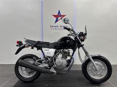 ホンダ　Ａｐｅ１００　エイプ１００　ハリケーン製カスタムハンドル　メッキフェンダー　ステップカスタム　タンデムバー付き　５速マニュアル車
