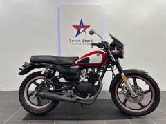 ヤマハ　ＹＢ１２５ＳＰ　ＬＥＤヘッドライト　カスタムデジタルメーター　ＵＳＢ電源装備　カスタムマフラー　ガソリン残量メーター付き