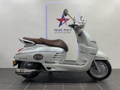 ＰＥＵＧＥＯＴ　ジャンゴ１２５　２１０周年　純正スクリーン　前後ディスクブレーキ　ＡＢＳ装備　ガソリン残量メーター付き　シガーソケット標準装備